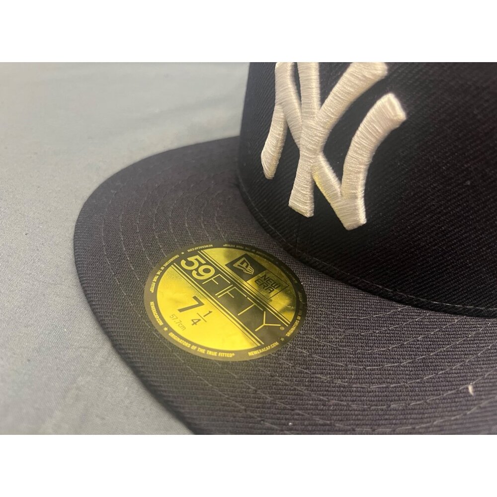 New Era 59Fifty New York Yankees Fitted Cap Navy Size 7 1/4 NEW WITH TAGS! - Picture 7 of 8